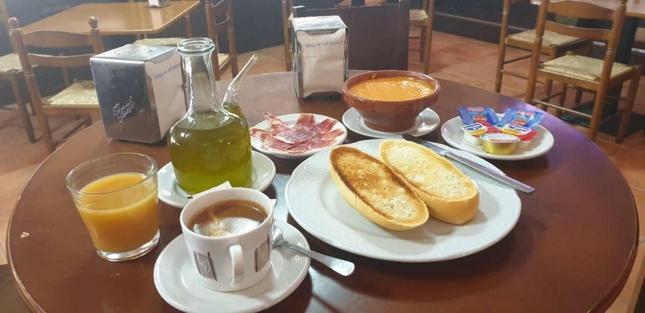 Hotel Restaurante Moya Monesterio Bagian luar foto