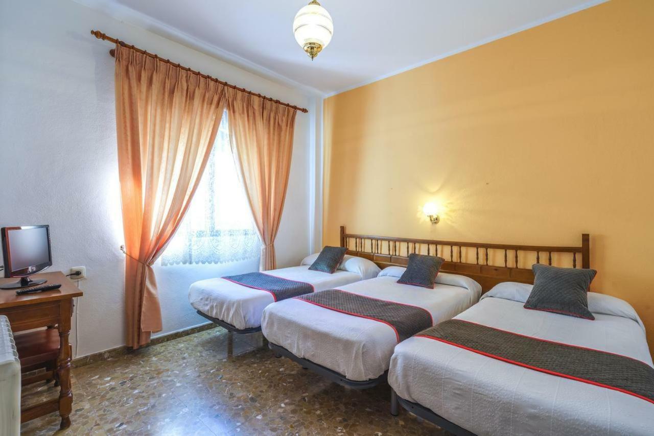 Hotel Restaurante Moya Monesterio Bagian luar foto